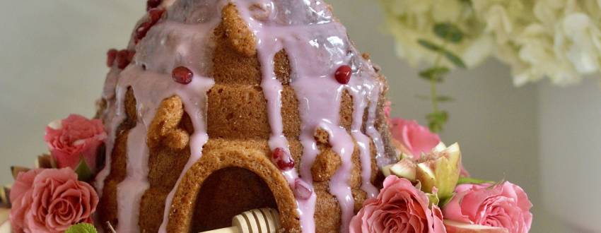 Make This Beautiful Beehive Cake For Rosh Hashanah! (With How-To Video!)