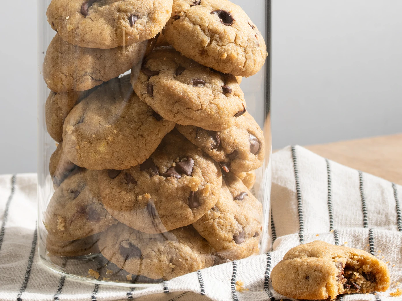 Soft and Chewy Chocolate Chip Cookies (Oil-Based)