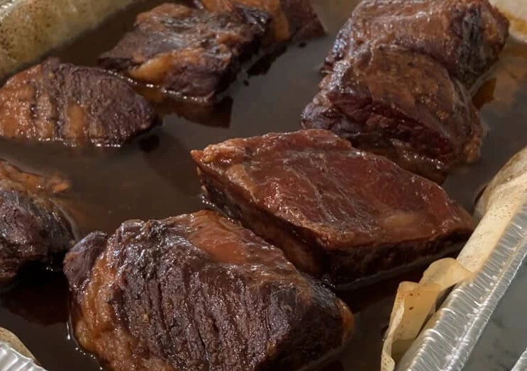 Silan and Apricot-Glazed Short Ribs