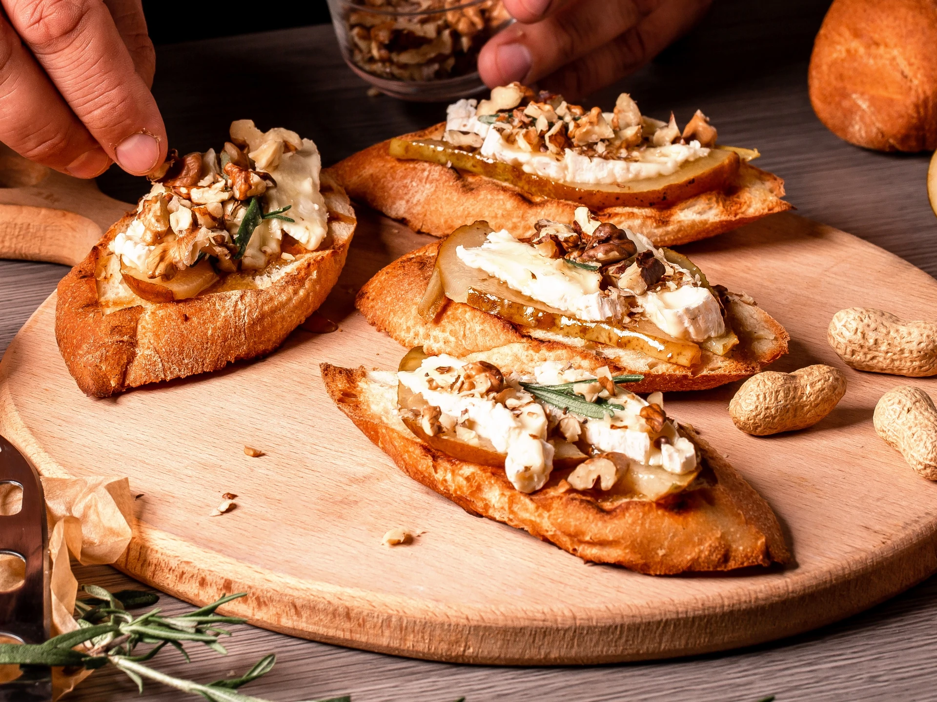 Goat Cheese Crostini with Caramelized Fruit