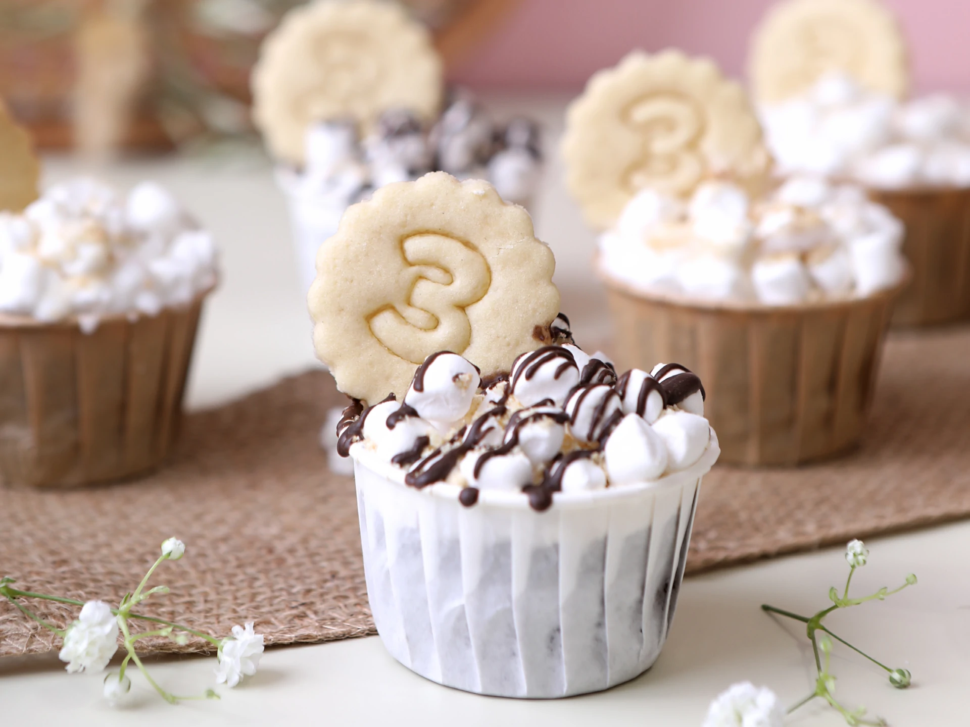 Marshmallow Fluff Chocolate Cupcakes