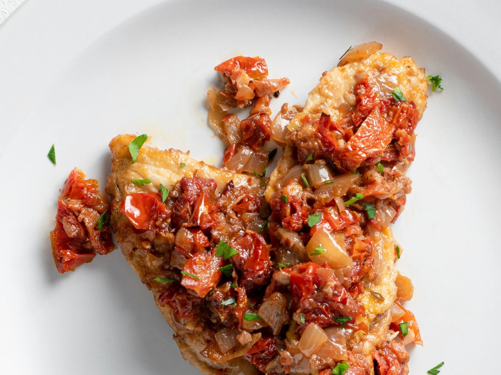 Sun-Dried Tomato and Onion Skillet Chicken
