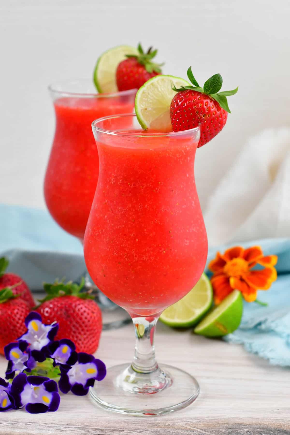 EASY STRAWBERRY DAIQUIRI