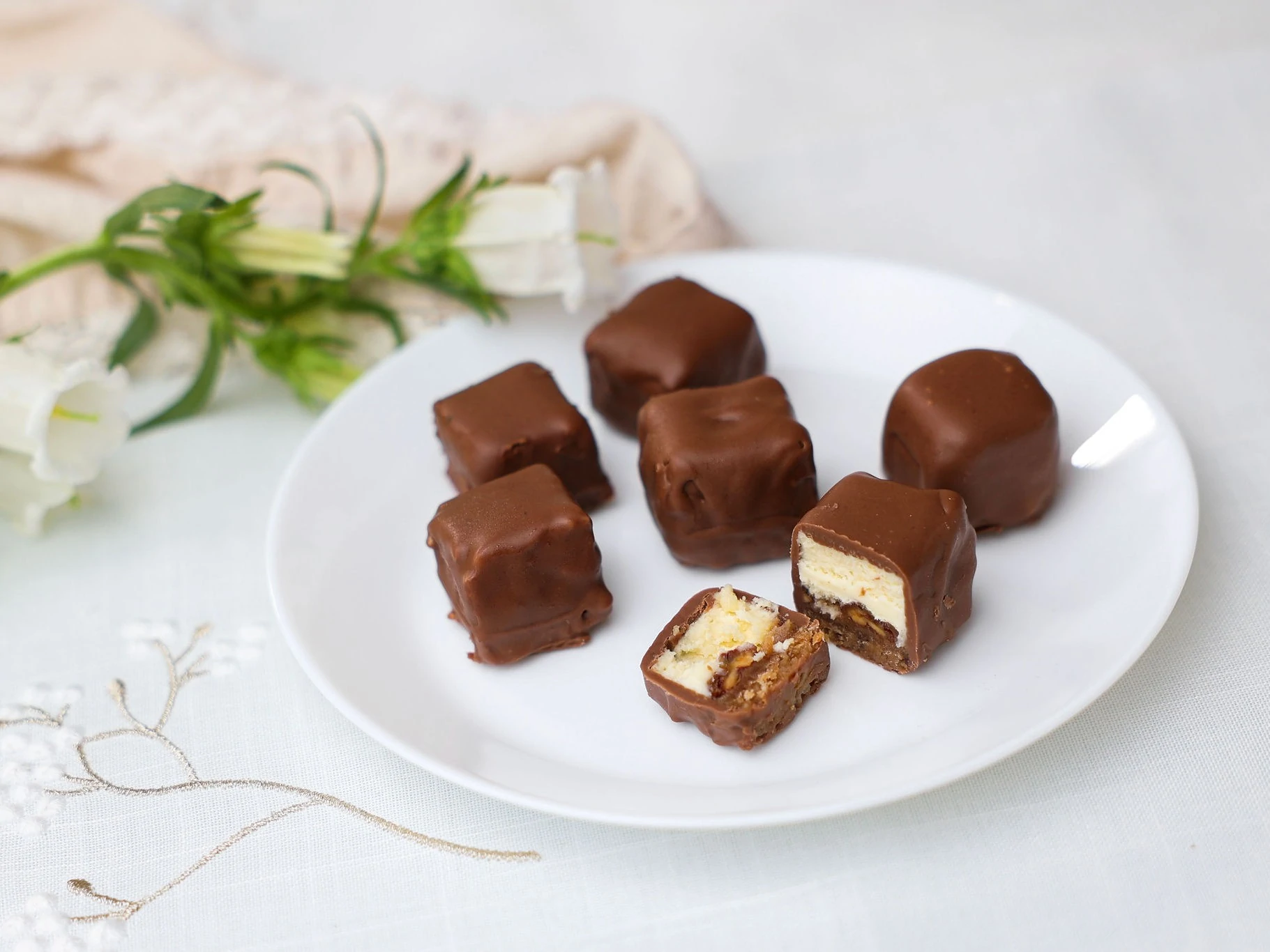 Caramel Cheesecake Squares